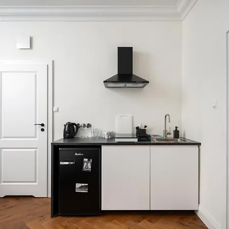 Metro Wilenski #1 By Bookinghost Warschau